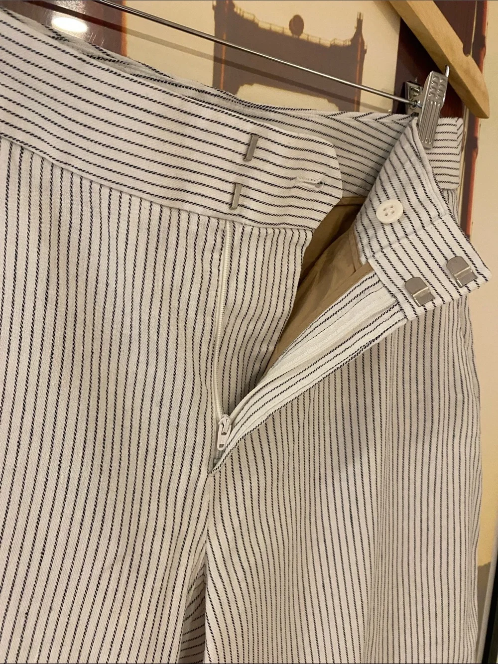BANANA REPUBLIC